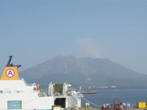 鹿児島新港から見える桜島
